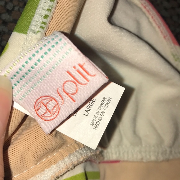 Split Swimsuit - Picture 3 of 6